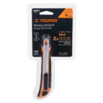 Cutter 9 mm profesional con alma metálica y grip, Truper 16971