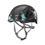 Casco de escalada ventilado y resistente ideal para alpinismo, descenso de barrancos y vías ferratas, con carcasa híbrida y diseño ergonómico